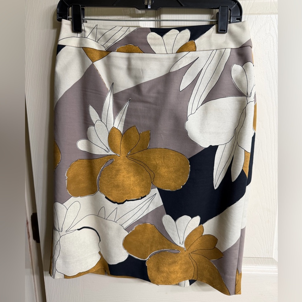 Ann Taylor Floral Pencil Skirt in Black, White, and Gold